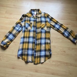 Cute plaid shirt!